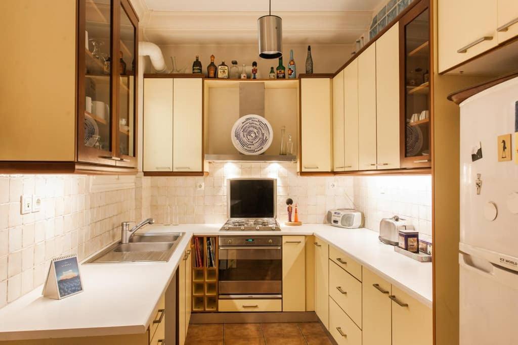 Mid Century 3 Bdr City Centre Townhouse Афины Экстерьер фото