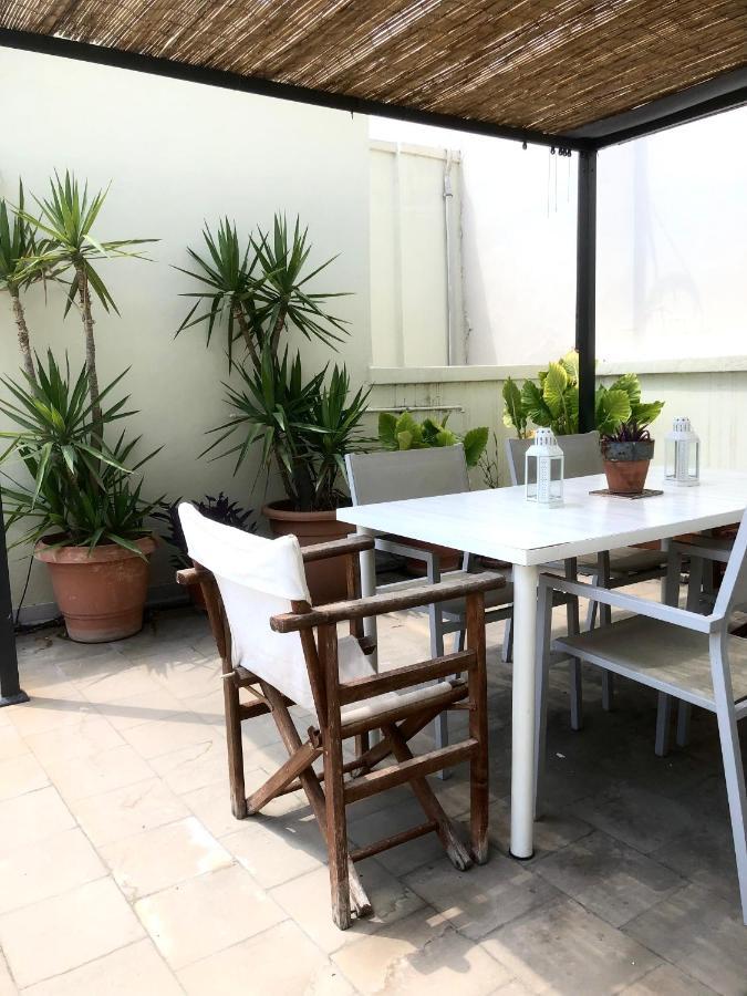 Mid Century 3 Bdr City Centre Townhouse Афины Экстерьер фото