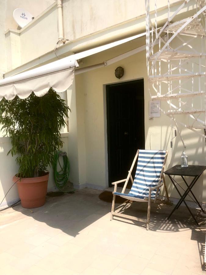 Mid Century 3 Bdr City Centre Townhouse Афины Экстерьер фото